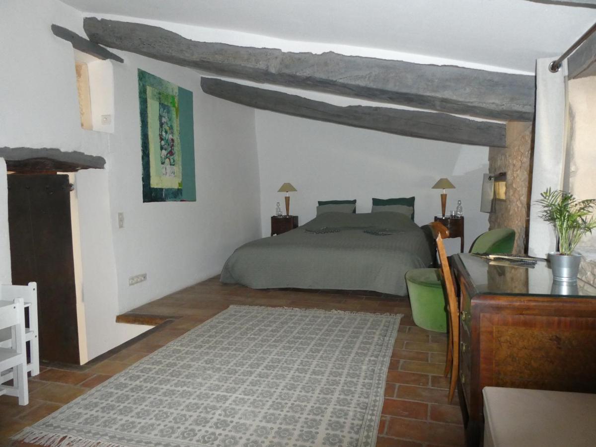 Le Jas Des Aiguiers Hotel Saint-Saturnin-les-Apt Luaran gambar