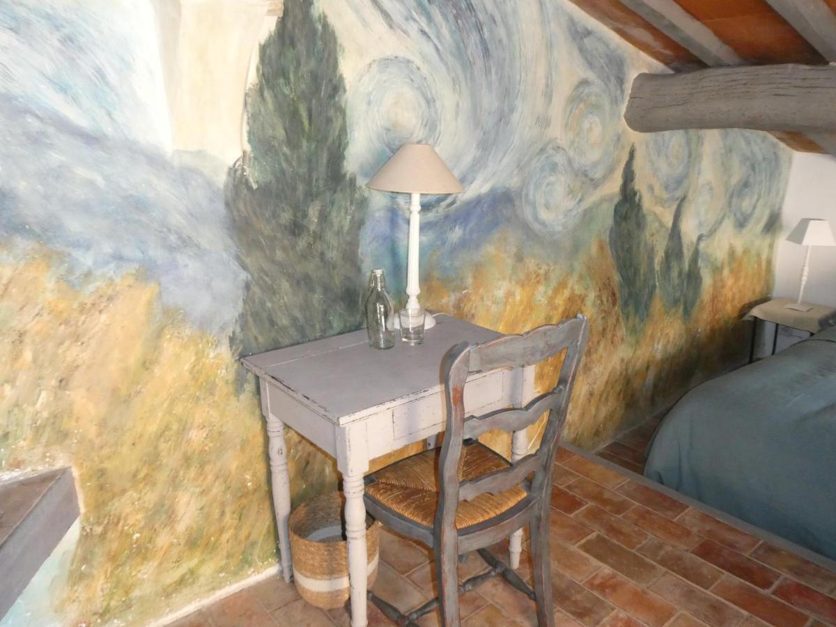 Le Jas Des Aiguiers Hotel Saint-Saturnin-les-Apt Luaran gambar