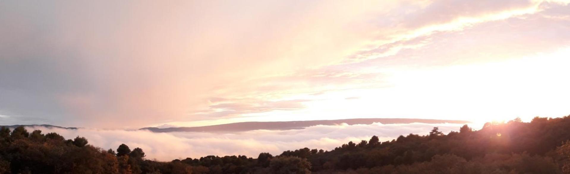 Le Jas Des Aiguiers Hotel Saint-Saturnin-les-Apt Luaran gambar