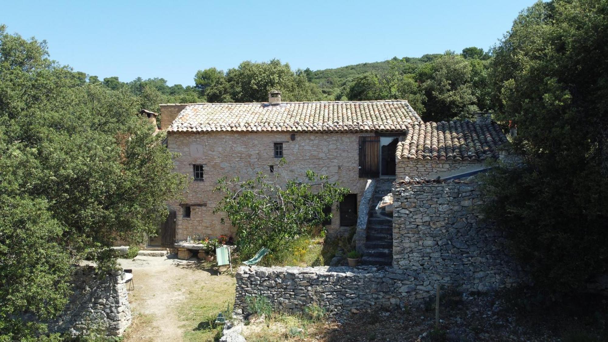 Le Jas Des Aiguiers Hotel Saint-Saturnin-les-Apt Luaran gambar
